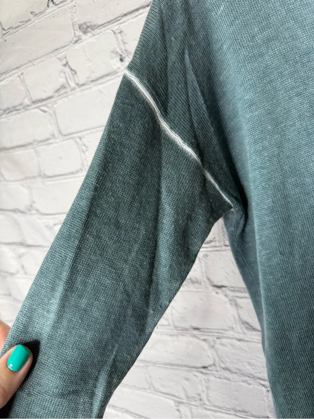 Lululemon cashlu v neck sweater size 6